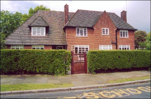 18 Kingsley Way, school Mid
